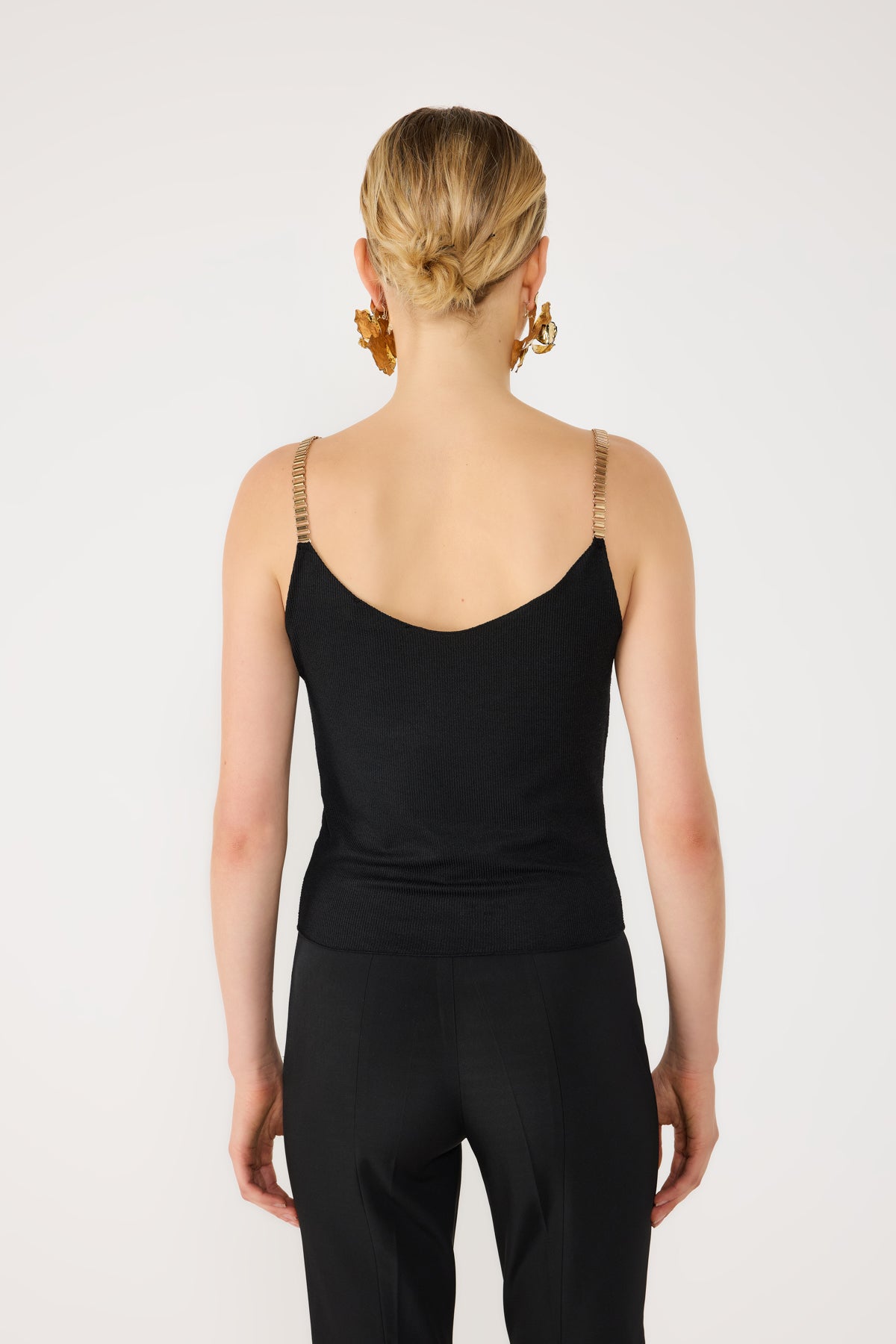 Bluse mit V-Ausschnitt und Trägerdetail