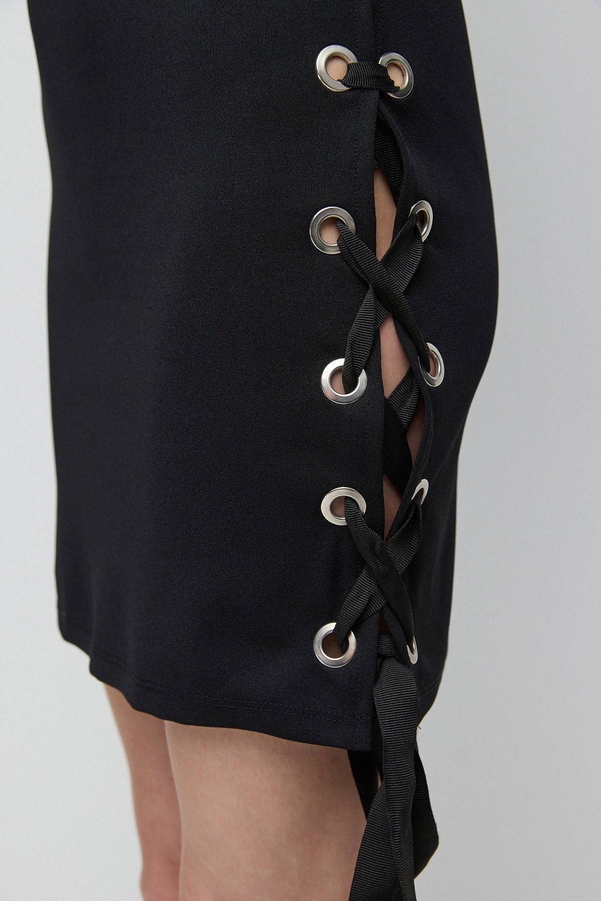 Strickkleid mit Bindedetail