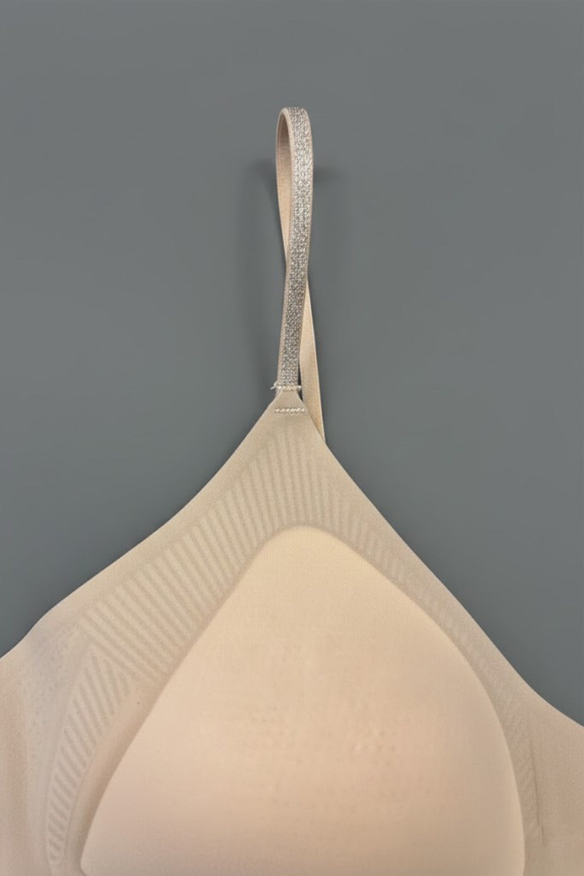 Nahtloser Laser-Träger-BH mit Polster C26235 Creme