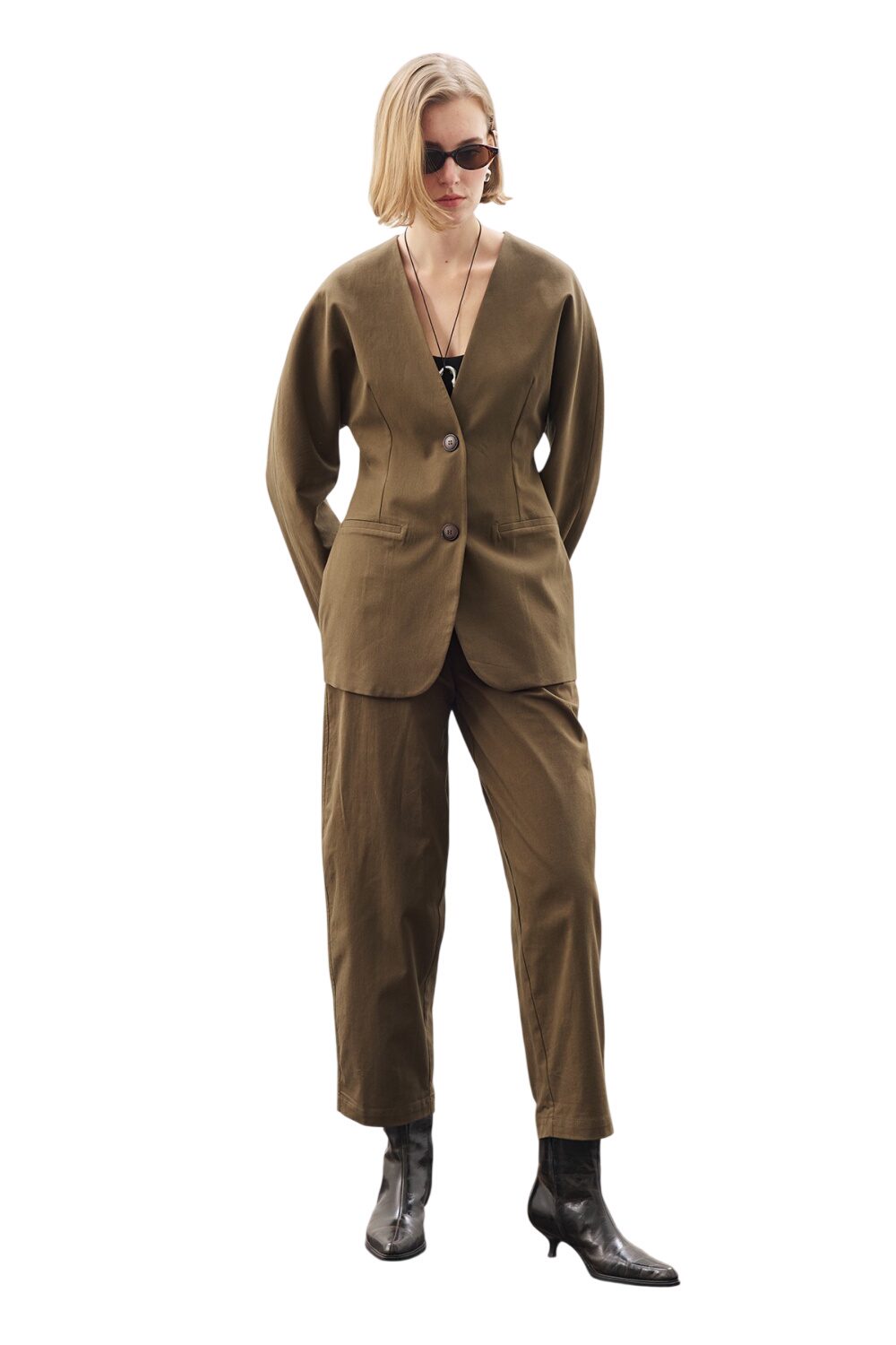 KHAKI-HOSE MIT KAPSELN