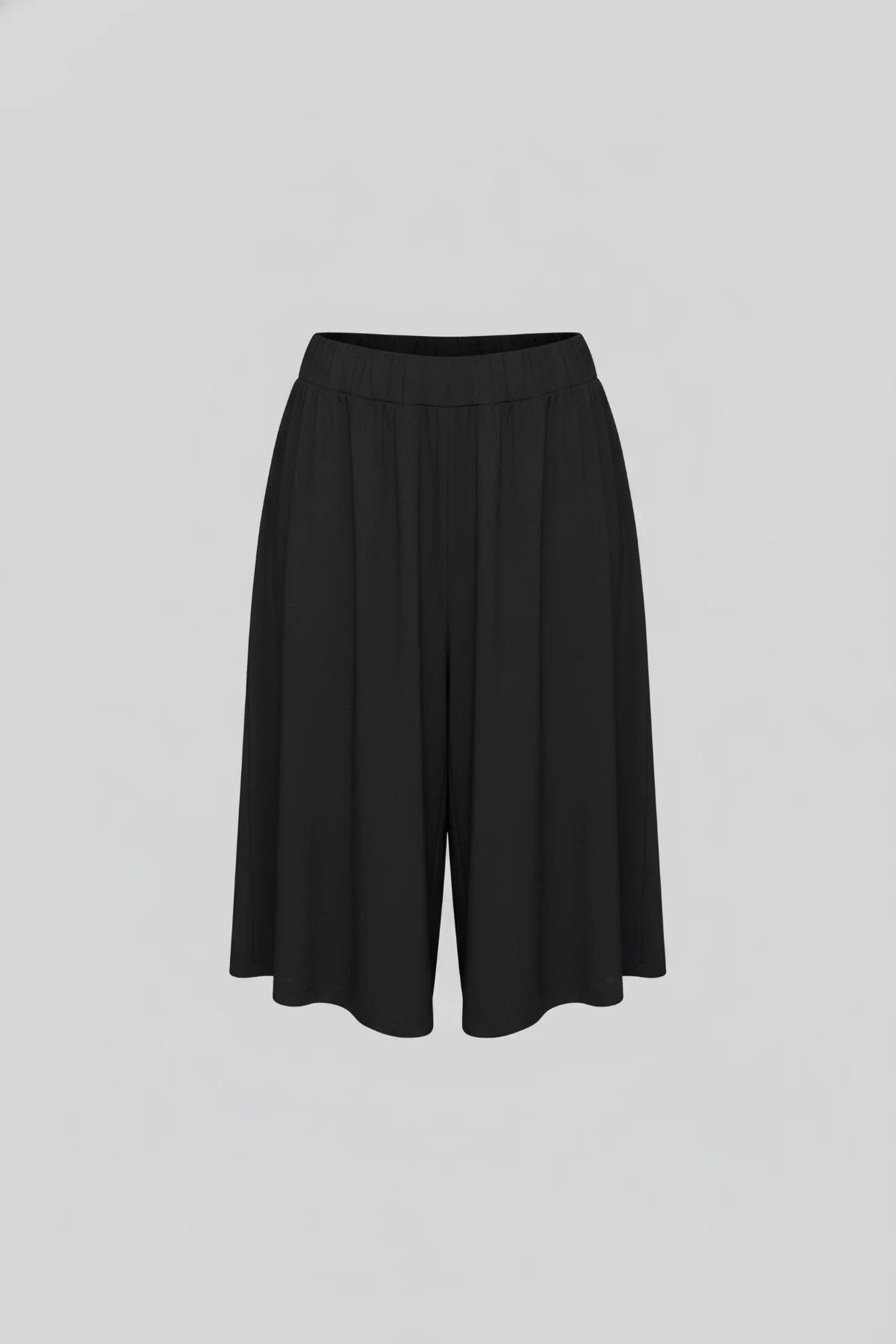 Weit geschnittene Shorts mit elastischem Bund und Taschen.