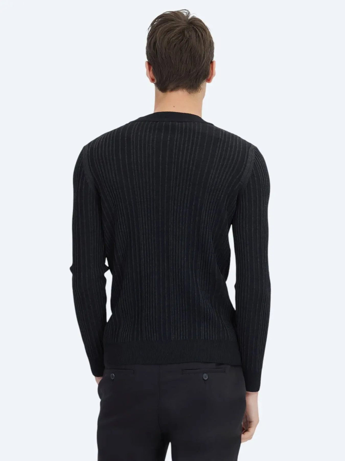 Schwarzer Strickpullover