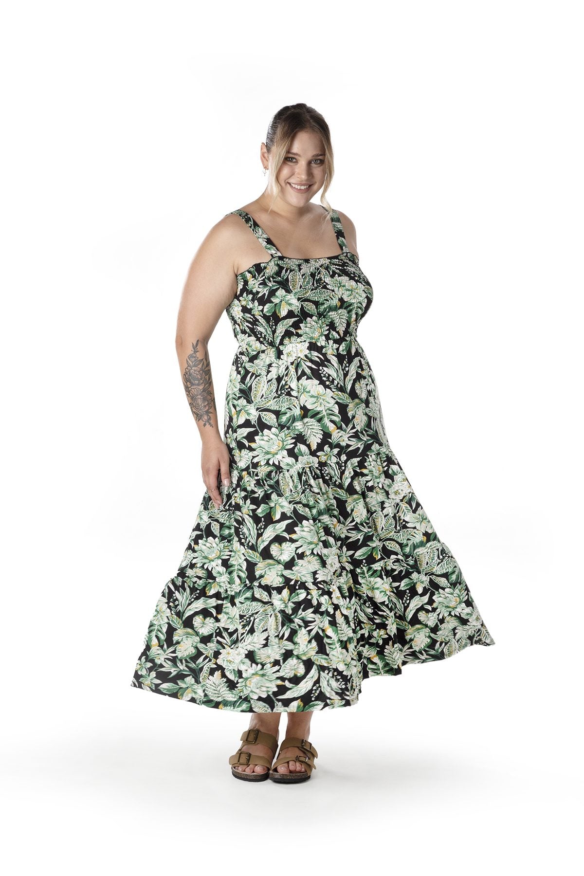 Plus-Size-Kleid mit Blumenmuster, breiten Trägern und elastischem Bund