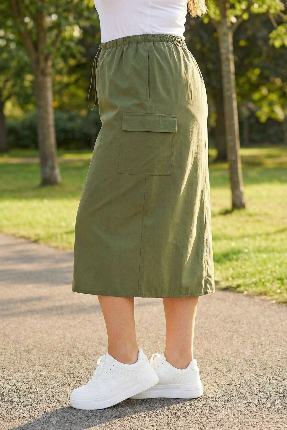 Plus-Size-Cargorock in Midi-Länge mit gerafftem Bund und Rückenschlitz