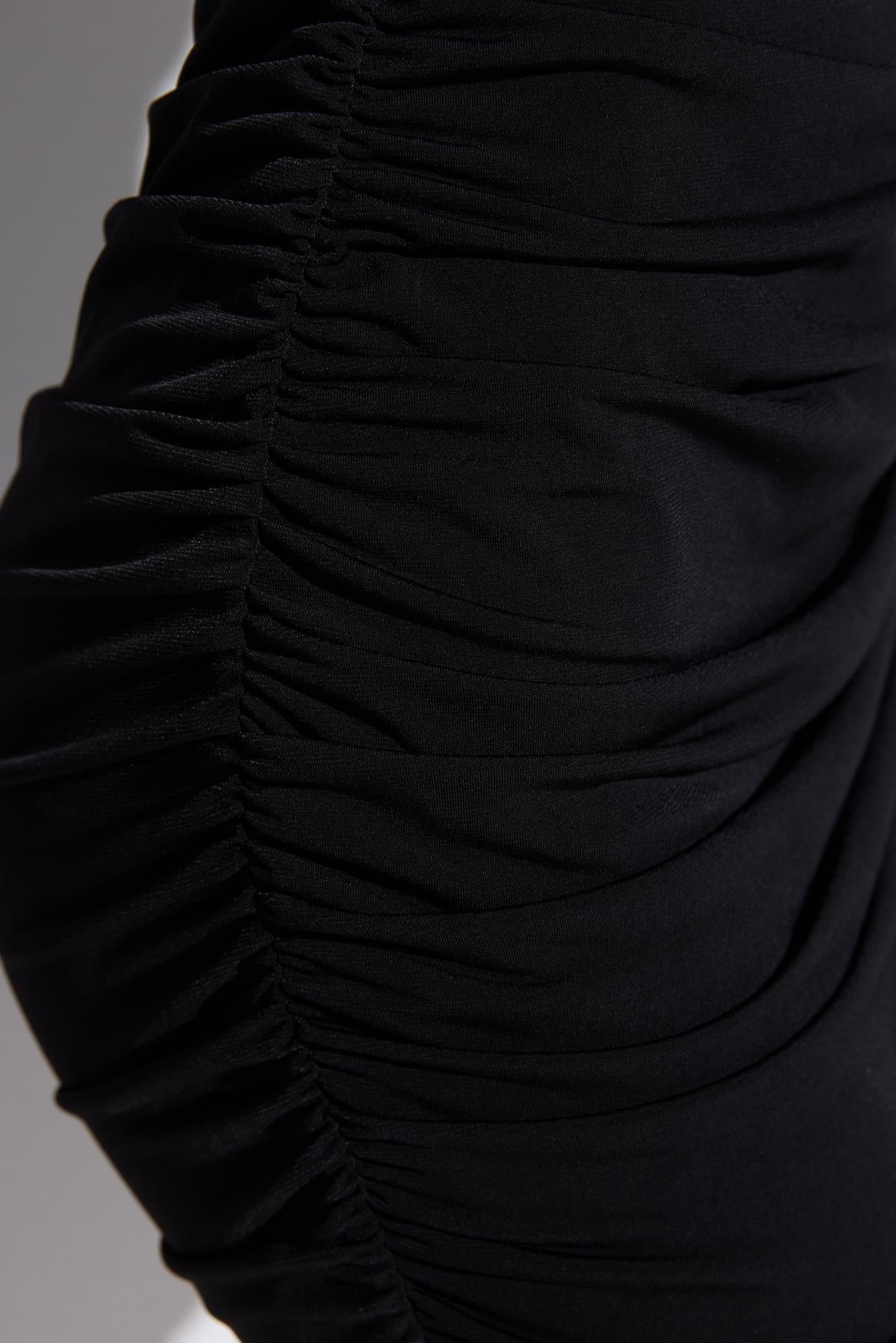Trägerloses Minikleid