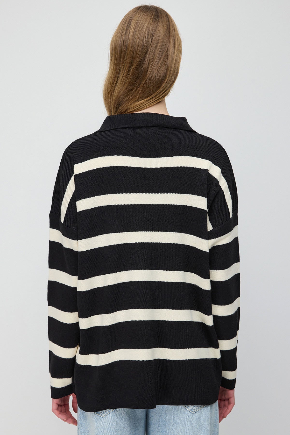 Gestreifter Strickpullover
