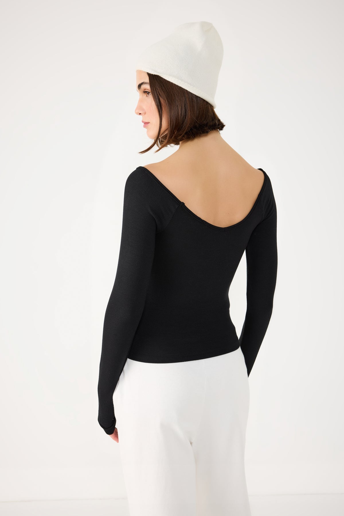 T-Shirt mit breitem Kragen