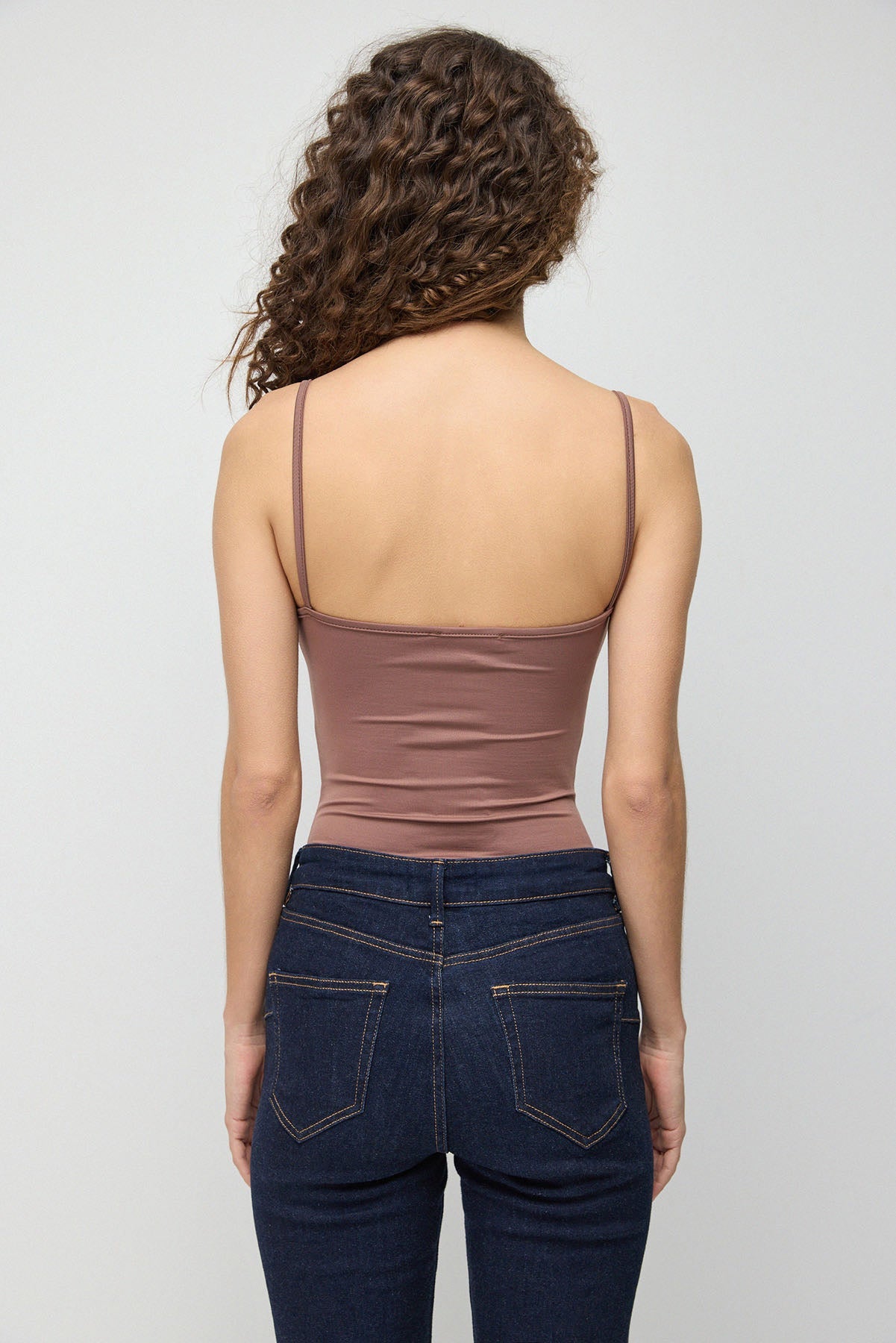 dünn trägerloser Body
