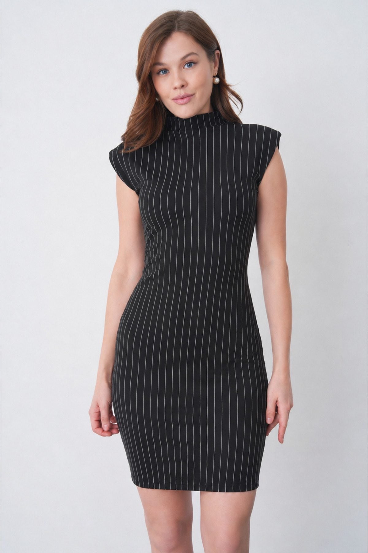 Elegantes, gestreiftes Minikleid für Damen mit Stehkragen und Paspelierung