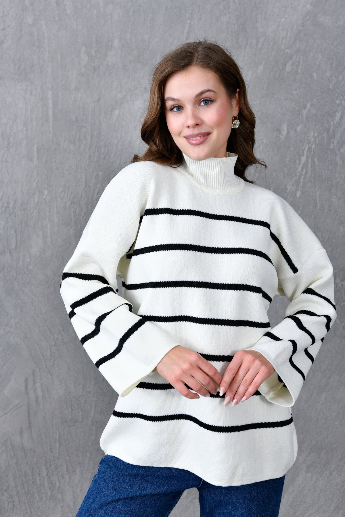 Weitärmeliger, Stehkragen, langärmeliger Oversize-Strickpullover mit Streifenmuster