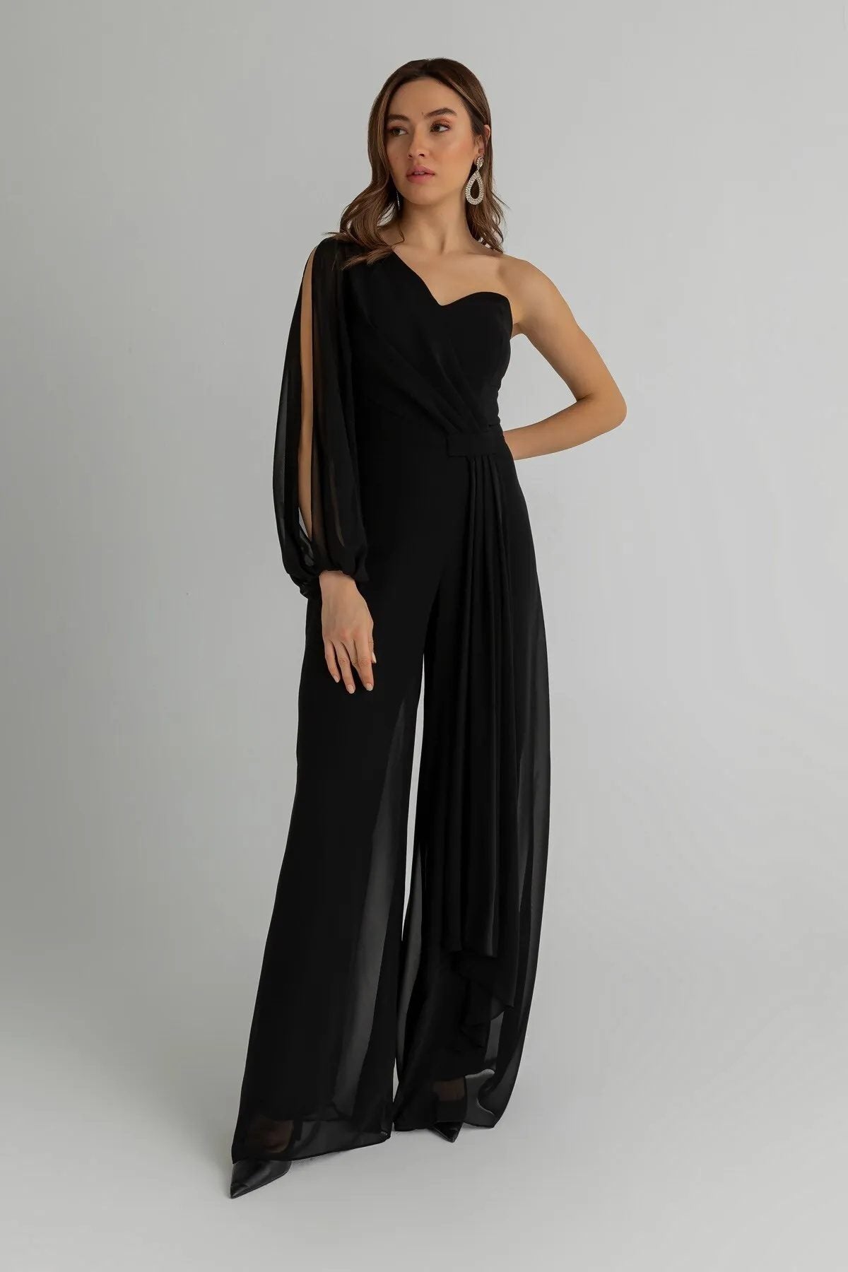 Gürtel-Jumpsuit mit weitem Bein, gefüttert und einem Ärmel