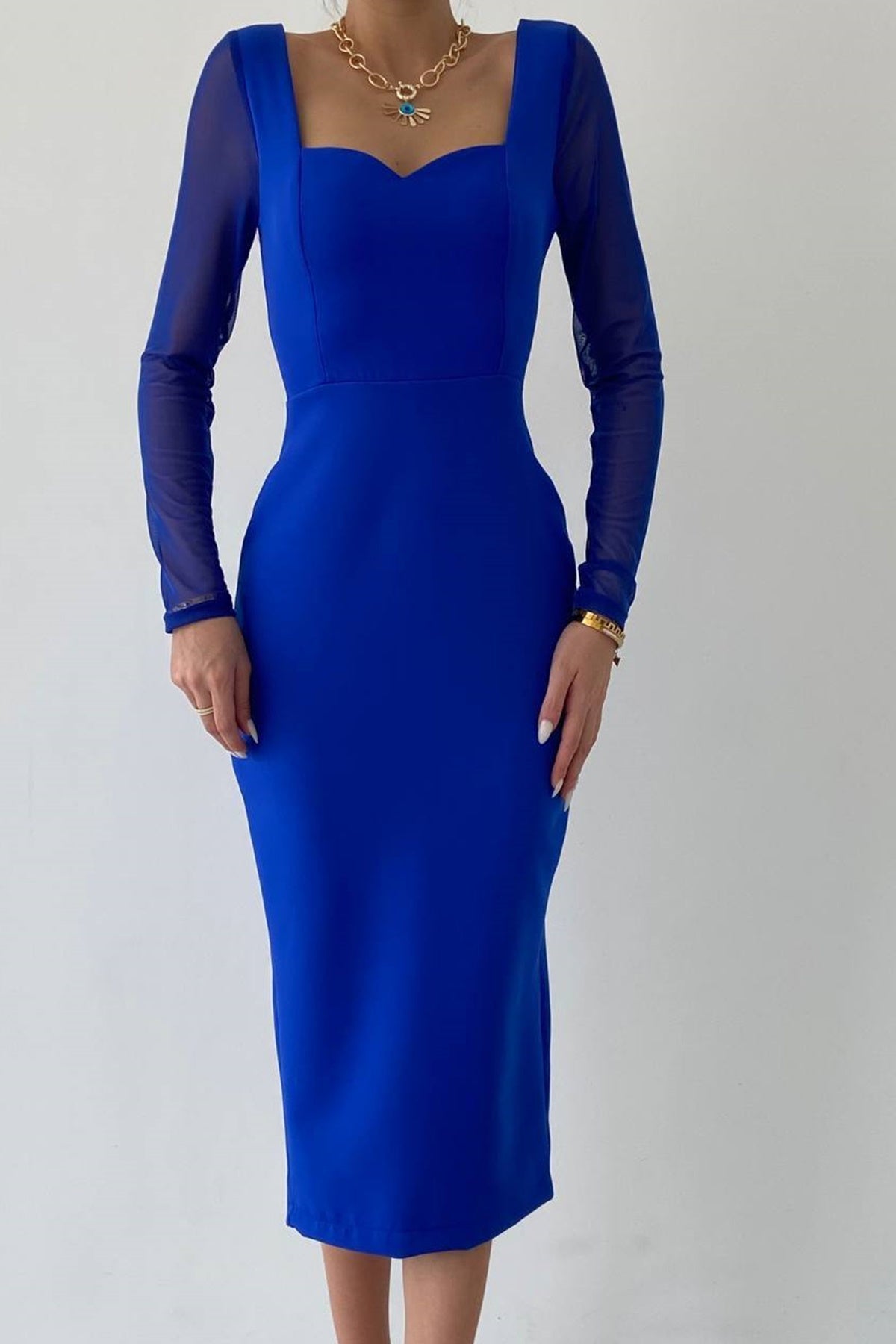Midi-Bleistiftkleid mit Herzausschnitt