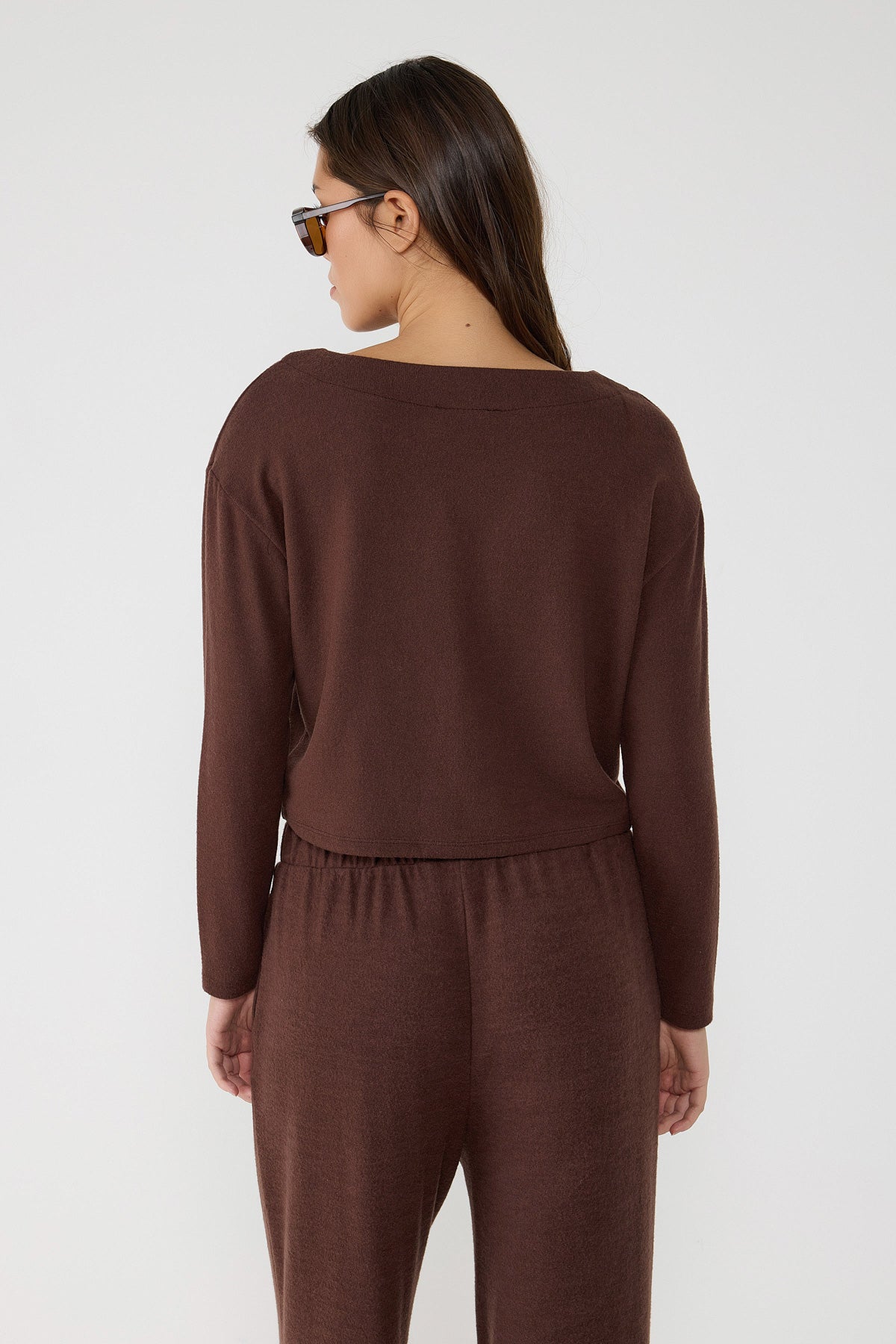 Kurzer Cardigan mit V-Ausschnitt und Knopfleiste