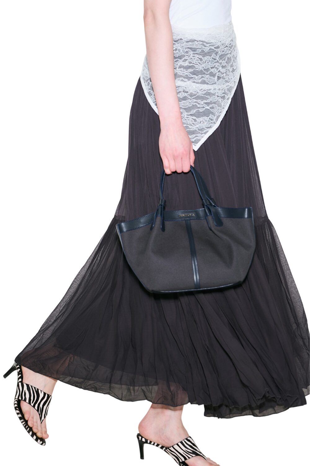 SCHWARZE MINI-TASCHE MIT CANVAS-NAHT-DETAILS