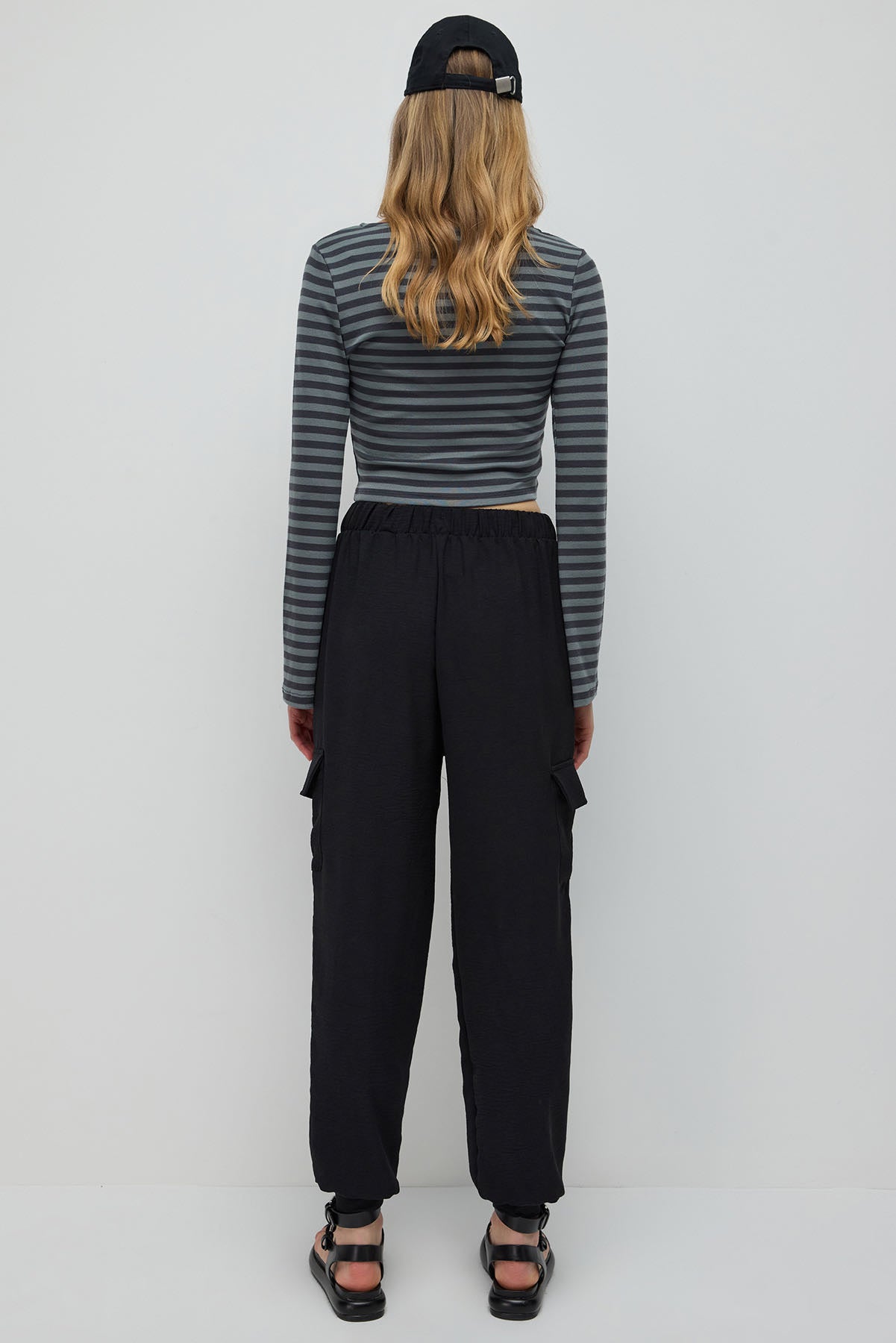 Gewebte Hose mit Cargotaschen