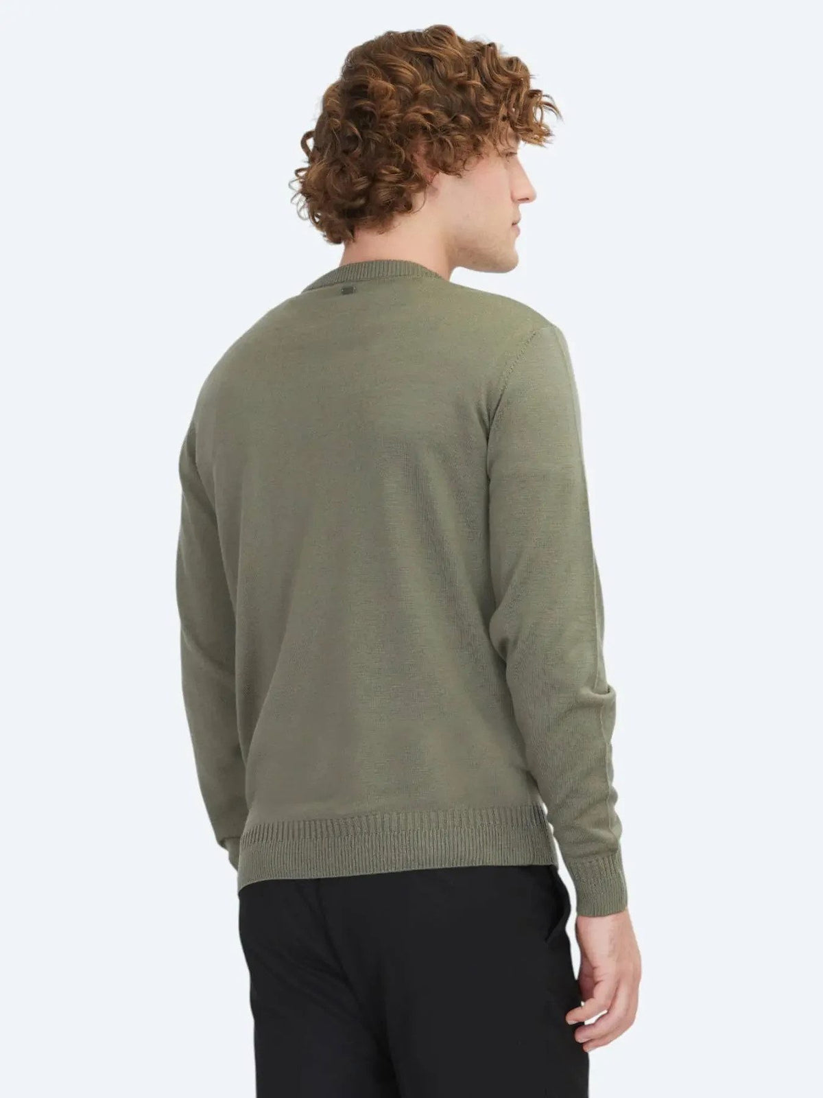 Hellgrüner Strickpullover