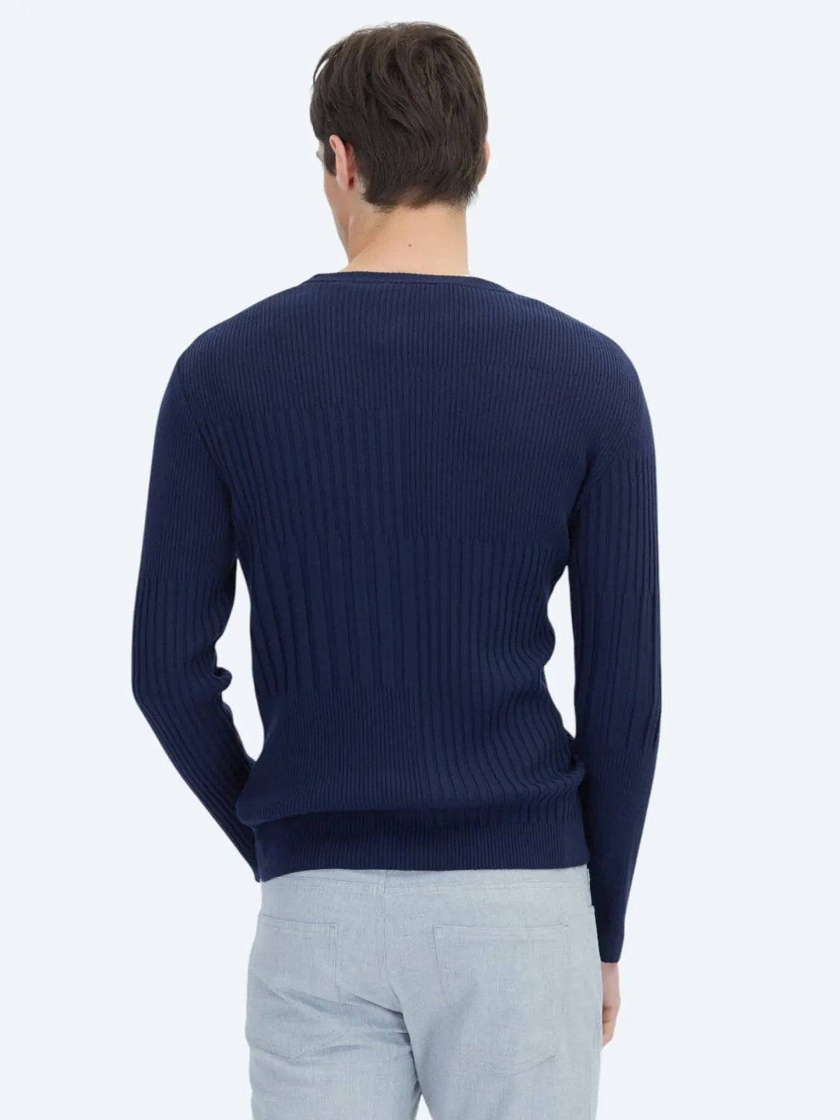 Marineblauer Strickpullover