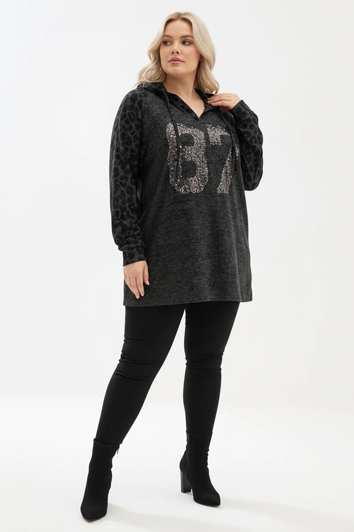 Paillettenbesetzter Kapuzenpullover