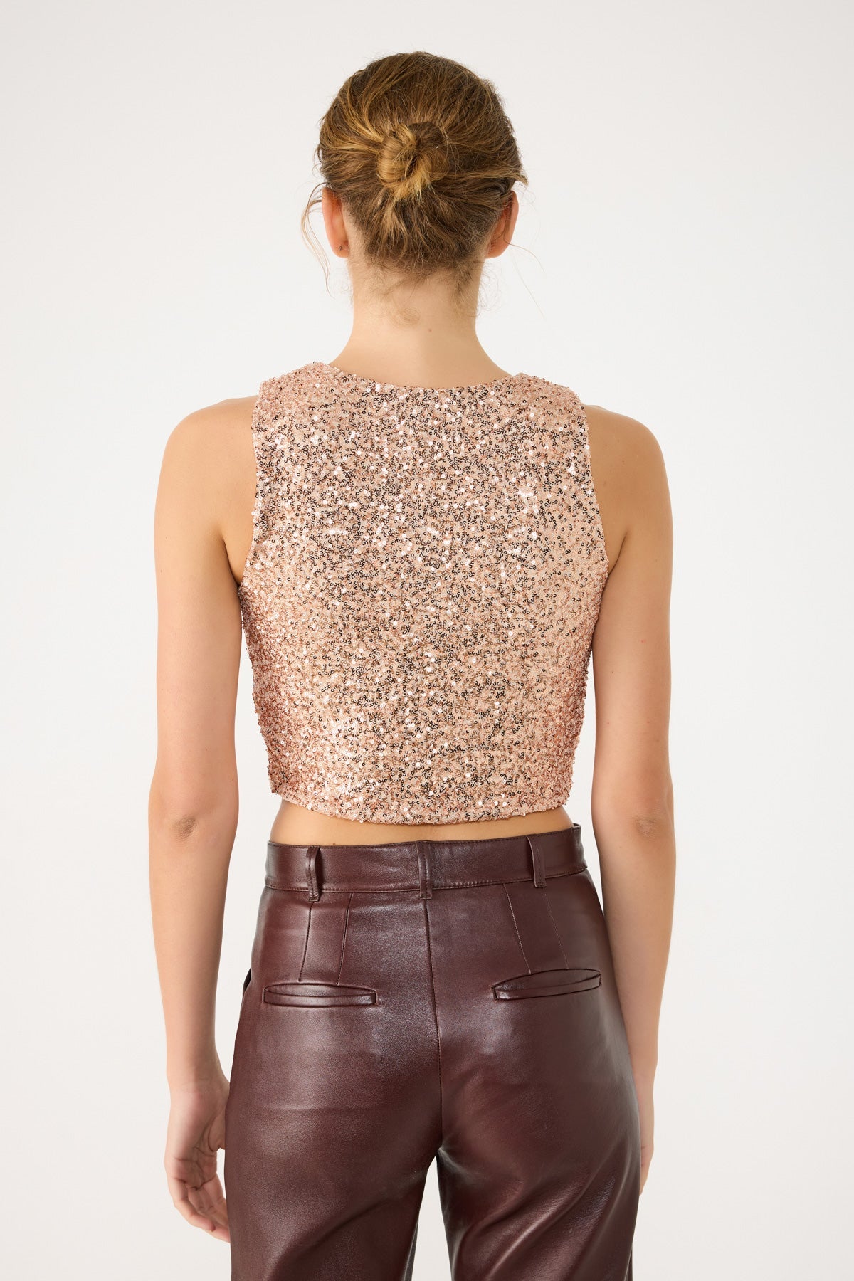 Ärmellose Bluse mit Paillettenbesatz und Rundhalsausschnitt