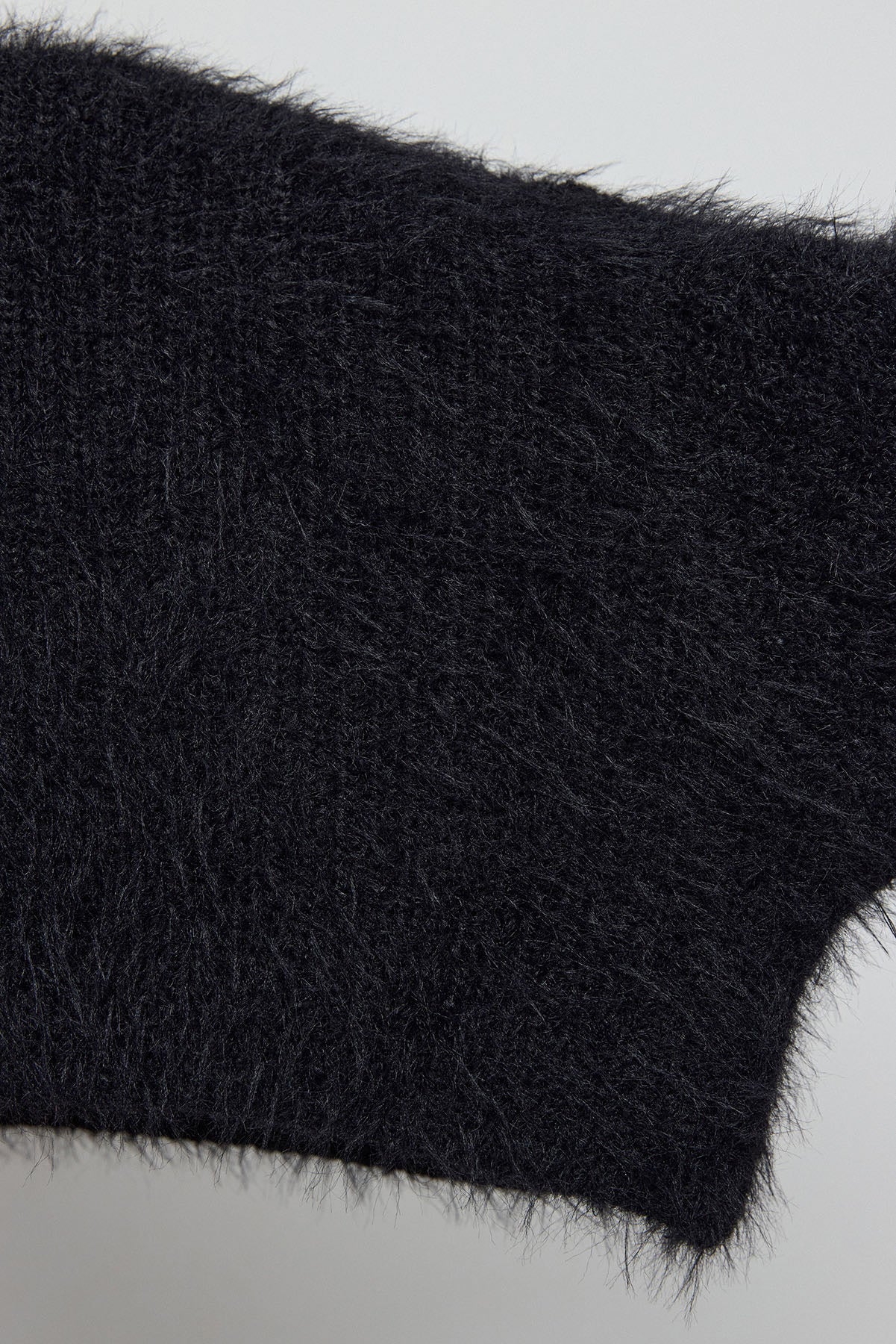 Flauschiger Crop-Pullover