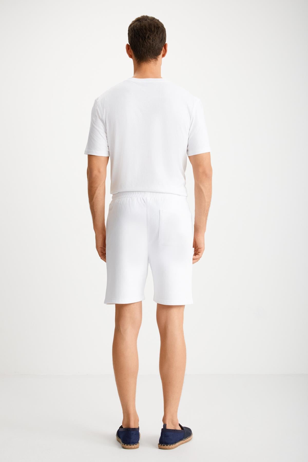 UNCERTAIN Komfort-Shorts & Bermuda