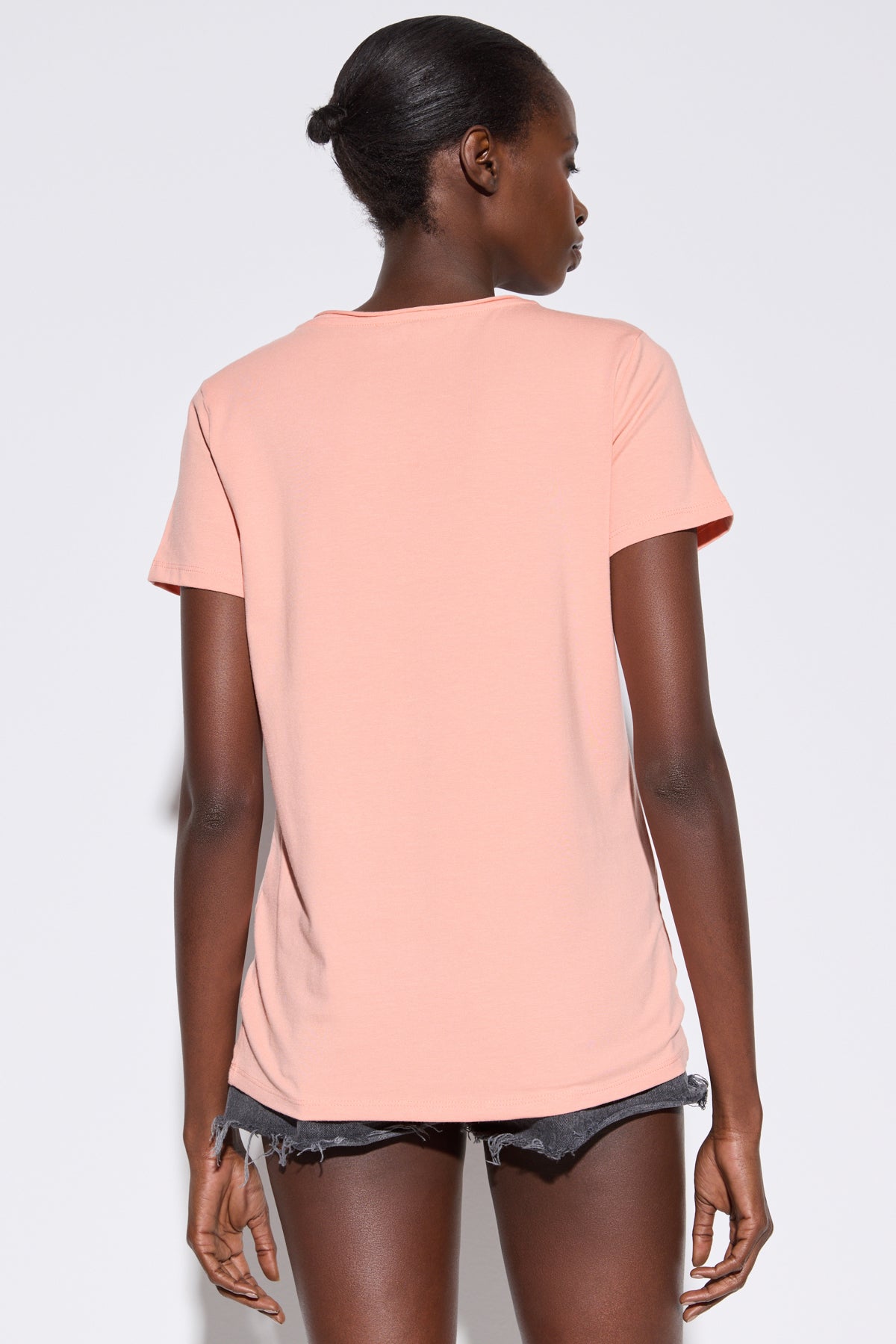 Basic-T-Shirt aus Lycra mit V-Ausschnitt