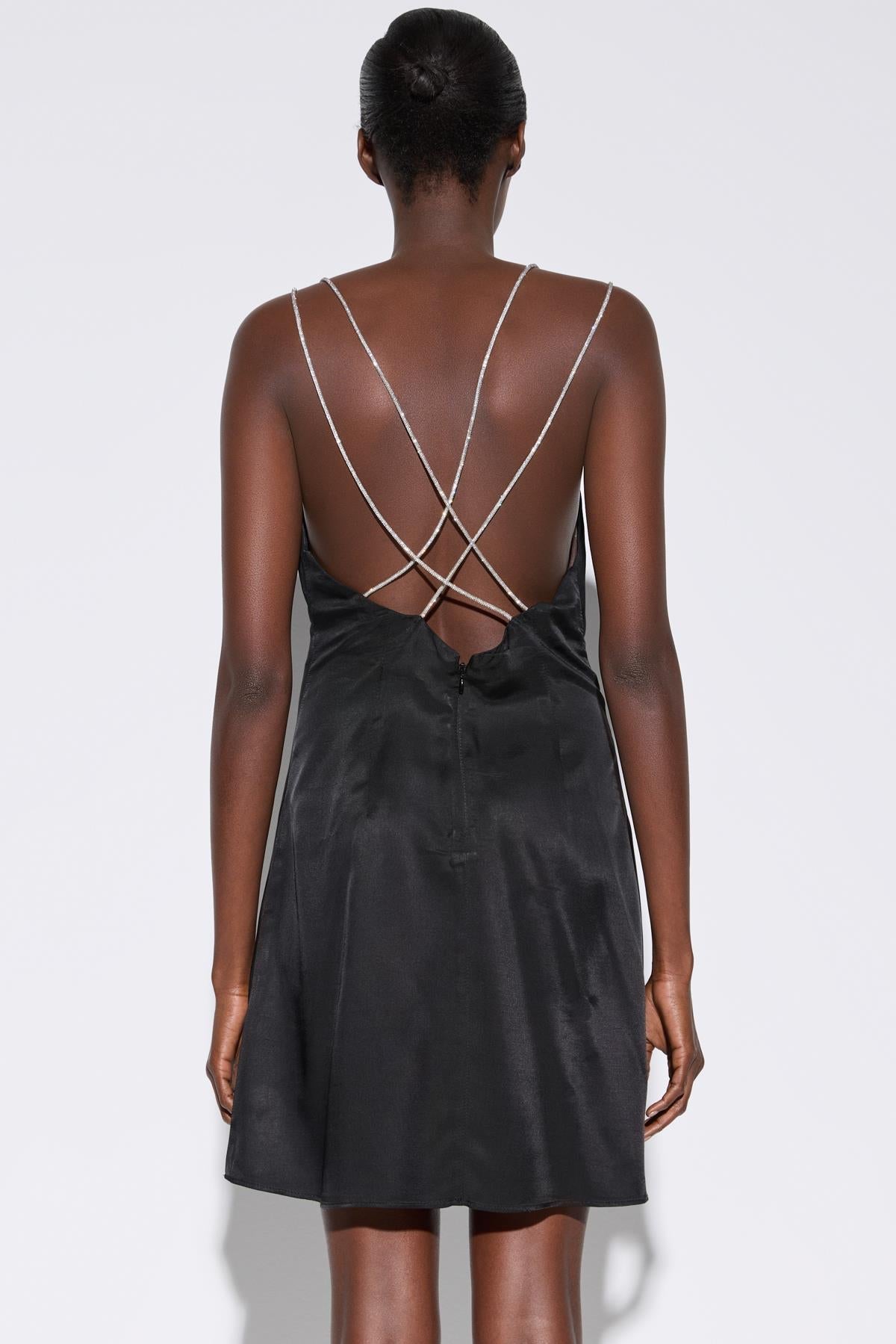 Trägerloses Minikleid