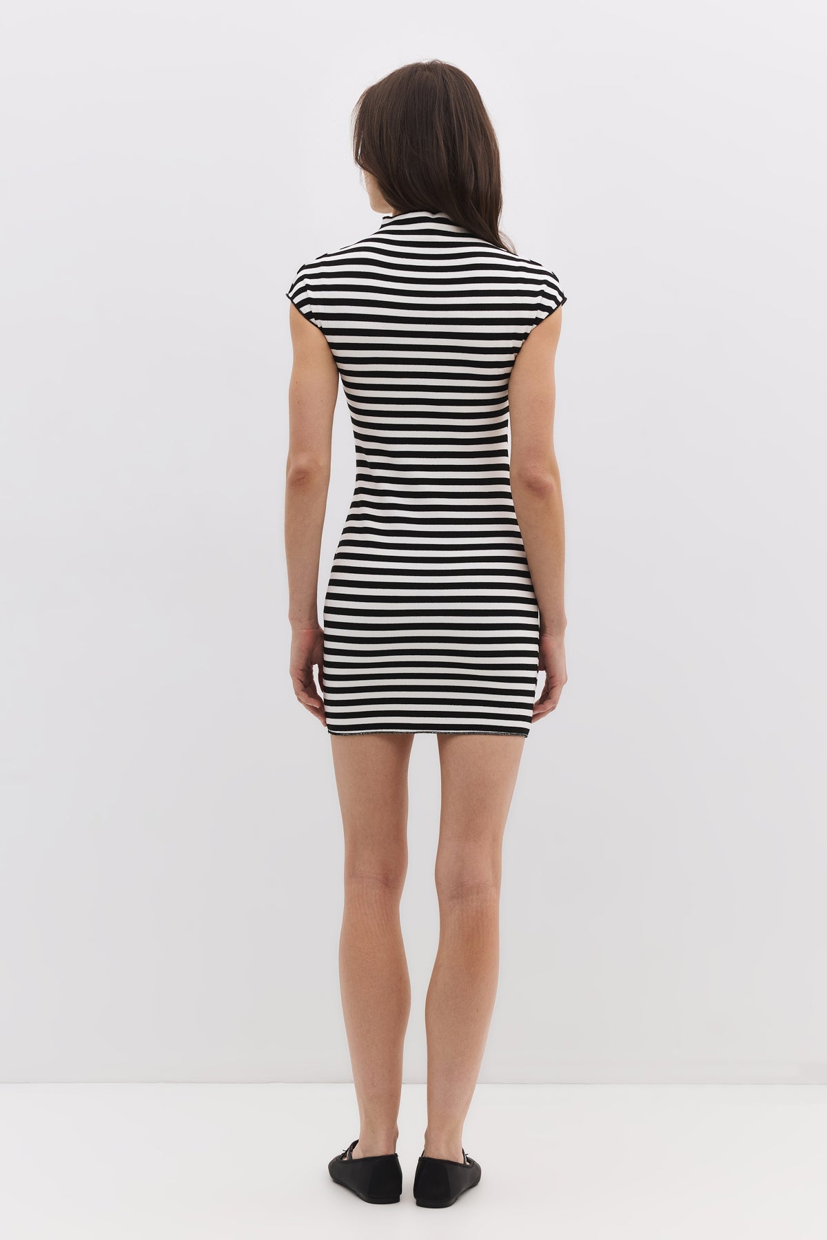 Minikleid mit halbem Rollkragen