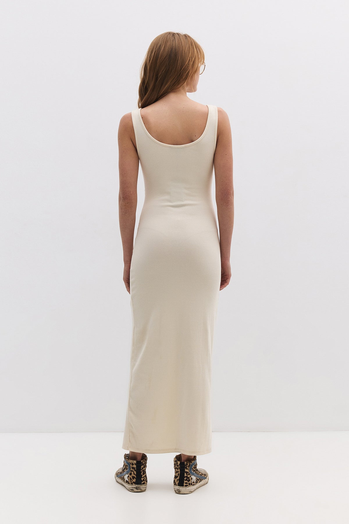 Midikleid mit Schlitz und Raffungen