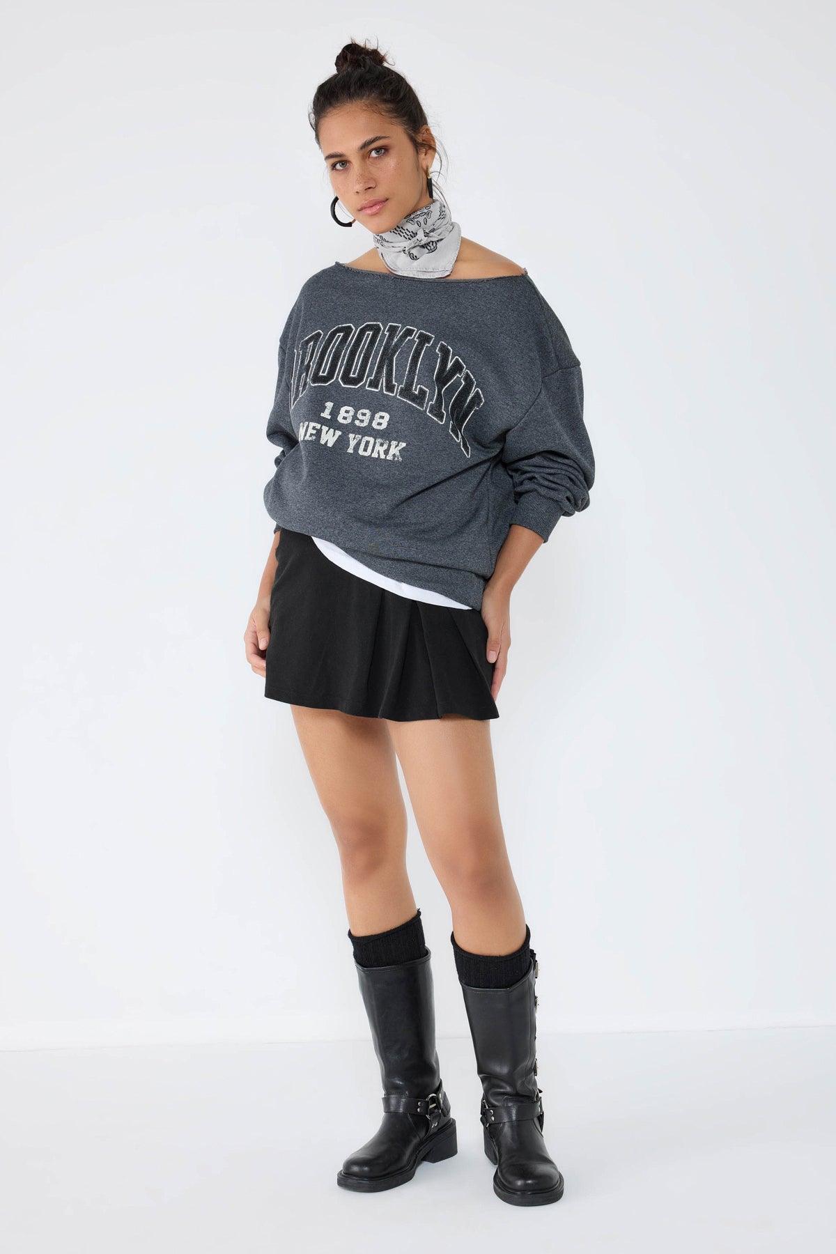 Sweatshirt