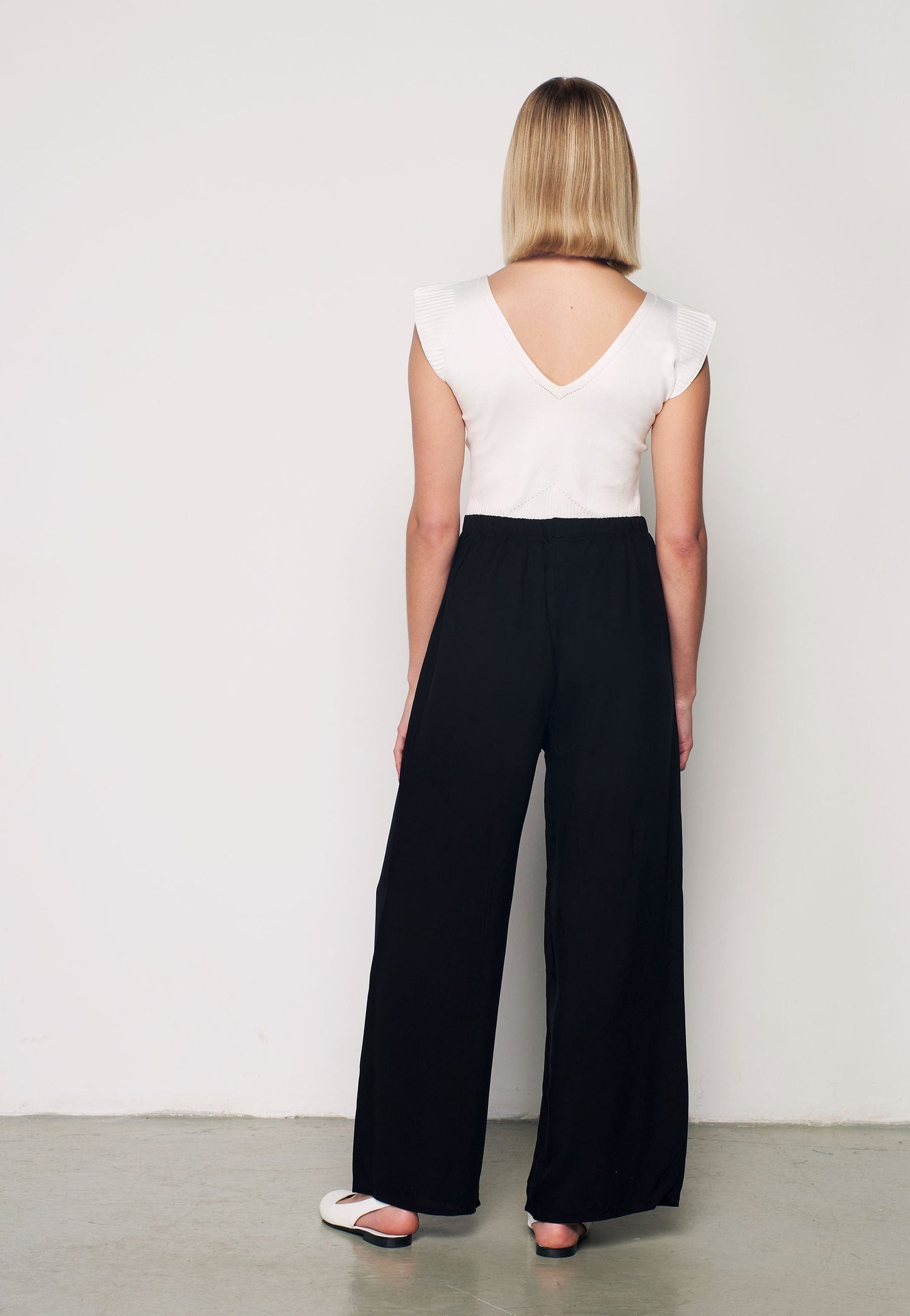 Comfortable Trouser with Elastic Waist - Black