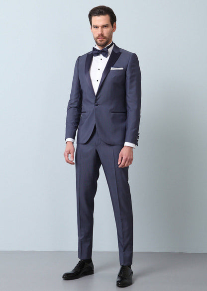 Blaues gemustertes Tuxedo mit Revers