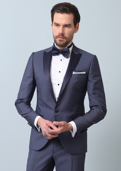 Blaues gemustertes Tuxedo mit Revers