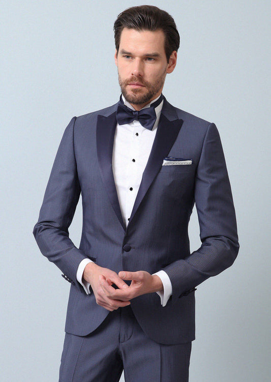 Blaues gemustertes Tuxedo mit Revers