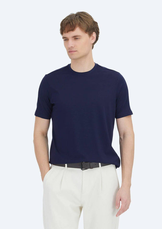 Einfaches T-Shirt mit Rundhalsausschnitt