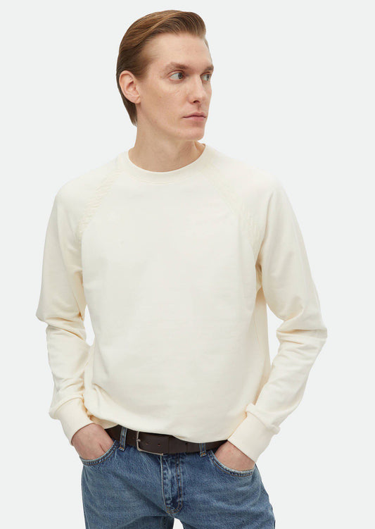 Einfarbiger Pullover mit Rundhalsausschnitt
