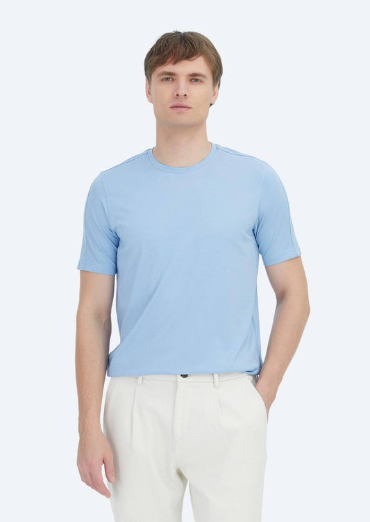 Einfaches T-Shirt mit Rundhalsausschnitt