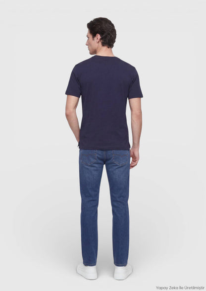 Einfaches T-Shirt mit Rundhalsausschnitt
