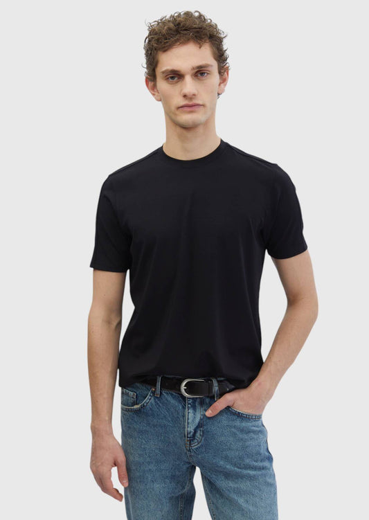Einfaches T-Shirt mit Rundhalsausschnitt