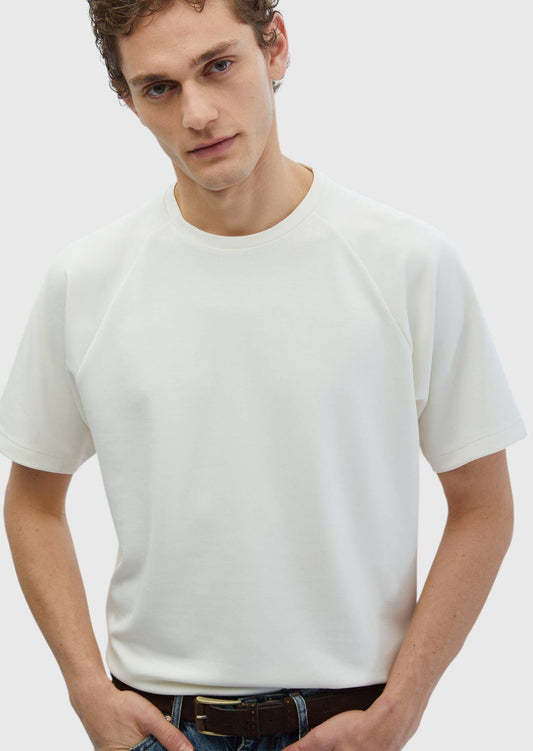Ecrufarbenes, schlichtes Sweatshirt mit Rundhalsausschnitt