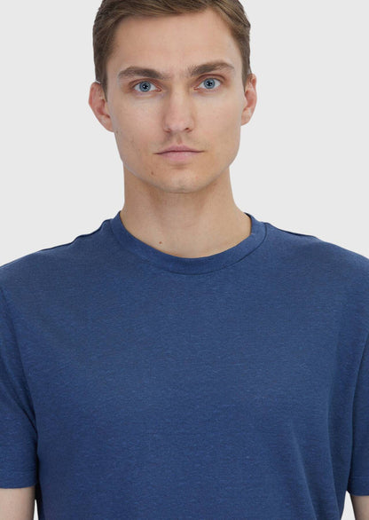 Indigofarbenes T-Shirt mit Rundhalsausschnitt aus 100 % Leinen