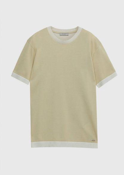 Safranfarbenes, schlichtes T-Shirt mit Rundhalsausschnitt aus 100 % Baumwolle