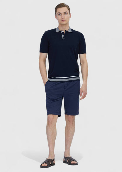 Marineblaues, schlichtes Polo-Shirt aus 100 % Baumwolle
