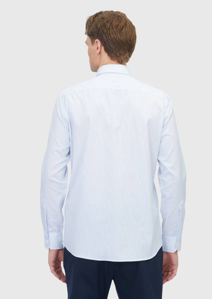 Hellblaues, regulär geschnittenes Hemd aus klassischem Webmuster, 100 % Baumwolle