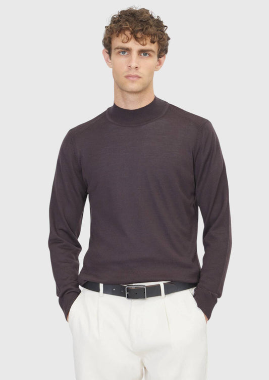 Strickpullover in Pflaumenfarben