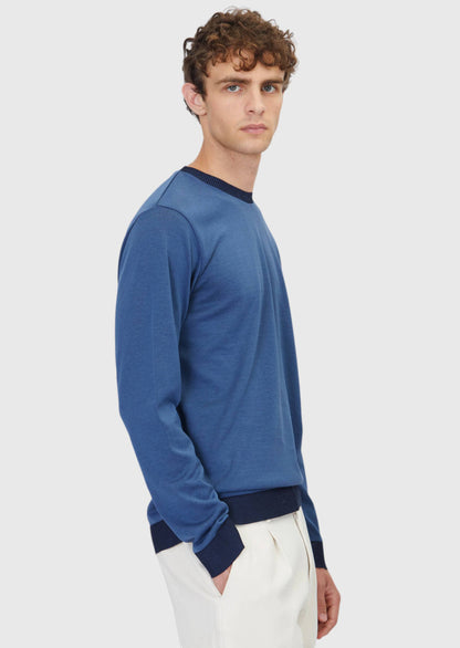Blaues, schlichtes Sweatshirt mit Rundhalsausschnitt