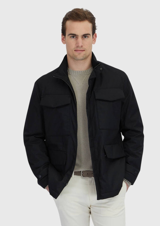 Schwarzer Blazer in regulärer Passform