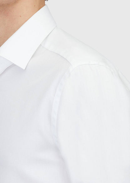 Weißes, gemustertes Hemd in regulärer Passform aus 100 % Baumwolle mit klassischem Webmuster