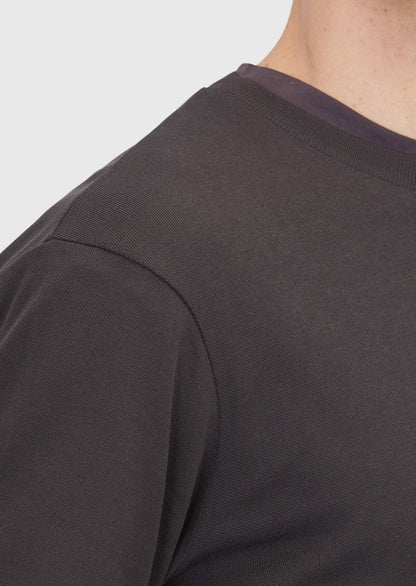 Braunes, schlichtes Sweatshirt mit Rundhalsausschnitt