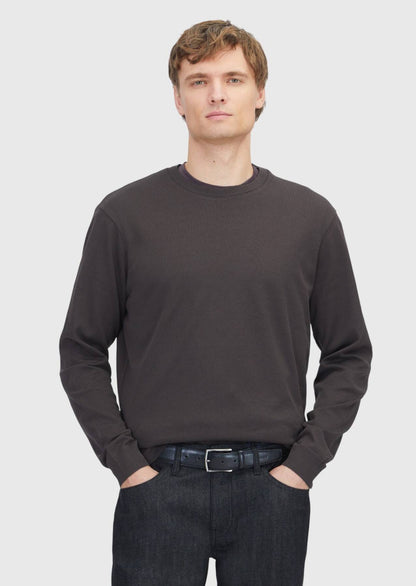 Braunes, schlichtes Sweatshirt mit Rundhalsausschnitt